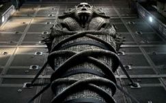 A föld alól, a föld alá - az új Múmiáról