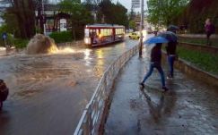 Elsőfokú riasztást adtak ki a várható nagy mennyiségű eső miatt