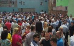 Üdvrivalgással fogadták Grindeanut a temesvári PSD-székházban