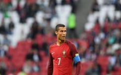 C. Ronaldo kibekkelte a sajtótájékoztatót, de nem kap büntetést 