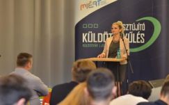 Visszalépése előtt erős kritikát fogalmazott meg a MIÉRT-elnökjelölt Tamás Réka