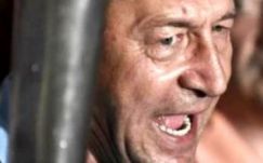 Habzó szájjal támadta Traian Băsescu a magyaroknak „lefekvő” PSD-t 