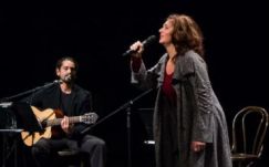 „Nem a személy a lényeg, hanem a dal” - Gajzágó Zsuzsa a Cseh Tamás estről