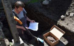 Régészeti ásatások folynak a csíkzsögödi Mikó-kúriánál