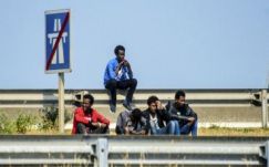 A francia kormány nem engedélyezi új befogadó központ felállítását Calais-ban