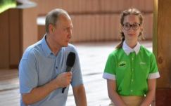 Putyin ismét az Ukrajnától elcsatolt Krím félszigetre látogatott