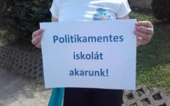 Folytatják tiltakozásukat a koronkai szülők 