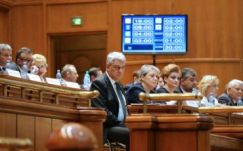 Bizalmat szavazott a parlament az új kormánynak (percről percre)