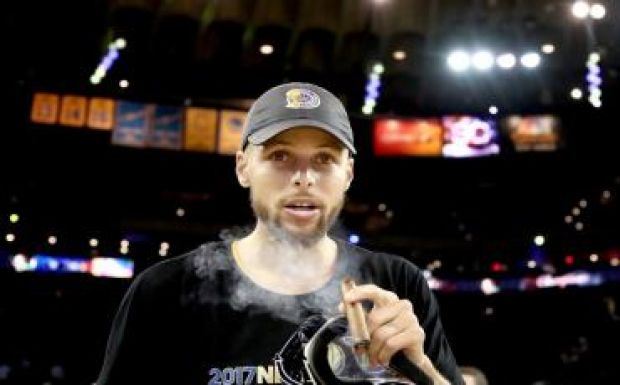 Minden idők legdrágább NBA-szerződését kapja Stephen Curry