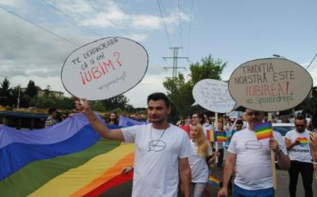 Nyolcszáz résztvevővel zajlott az első ClujPride fesztivál felvonulása: sok volt a magyar