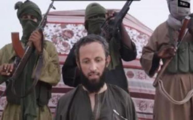Ismét segítséget kér a terroristák által fogva tartott román férfi