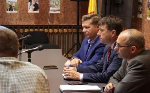 Leépítések lehetnek a Hargita megyei önkormnyázati hivatalokban