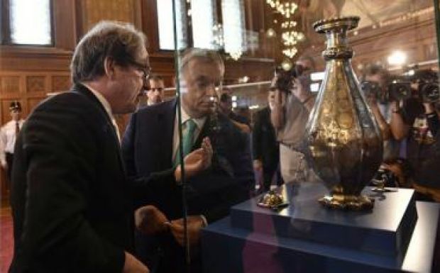 Visszakerült Magyarországra a második hét Seuso-kincs