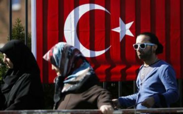 Külügyminiszter a németországi törököknek: „Önök hozzánk tartoznak!”