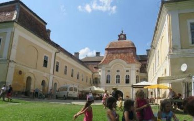 A Teleki-kastélyt ünnepelték Gernyeszegen