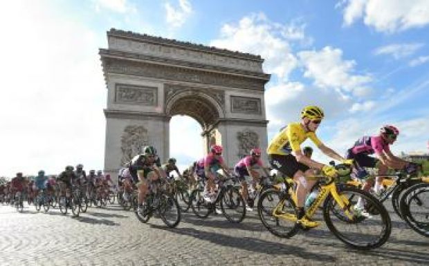 Froome szakaszgyőzelem nélkül nyerte a Tourt