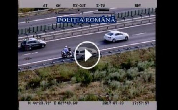 Helikopterből figyelte a rendőrség az autópályát: több tucat sofőrt büntettek meg