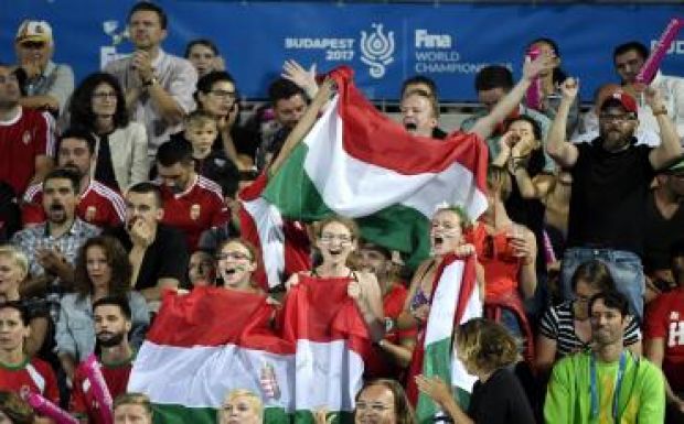 Vizes vb: kiütéses győzelemmel elődöntősök a magyar vízilabdázók