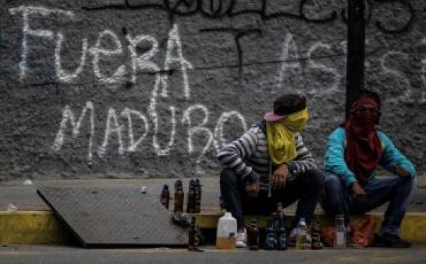 Egy 16 éves fiú a venezuelai országos sztrájk második halálos áldozata