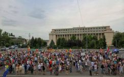 Korrupcióellenes tüntetés volt Bukarestben és Nagyszebenben
