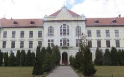 Tiszta vizet a pohárba – a katolikus gimnázium helyzetéről kérdeztük Magyari Tivadart