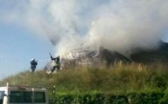 Kigyulladt a sepsiszentgyörgyi Makovecz ravatalozóház