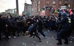 Háborús helyzet Hamburgban – Putyin stábját is megtámadták 