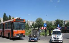 Felborult egy jármű egy autós üldözés során Sepsiszentgyörgyön