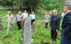 Meglátogatta édesanyja máramarosi szülőfaluját Harvey Keitel