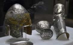 Romániai kincsekből nyílt tárlat a debreceni Déri Múzeumban 