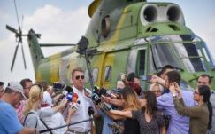 Johannis a katonai beszerzések elindítását sürgeti 