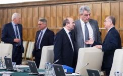 Szorul a kapca: részmunkaidősök kárán jut kétmilliárd lejhez a kormány