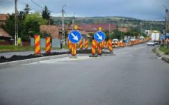 Nem építenek többé forgalomlassító szigeteket az országutakon