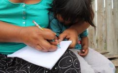 Uniós pénzekből támogatják a nélkülöző tanulókat