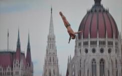 Vizes vb: megnéztük az óriás-toronyugrók edzését a Batthyány térnél (GALÉRIA)