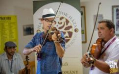 A budapesti Góbé zenekar prímása nyerte az I. Kalotaszegi Prímásversenyt