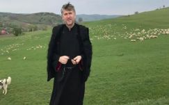 Cristian Pomohaci egyelőre nem fellebbezett a papságból való kizárása ellen