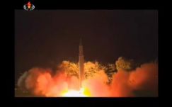 Videón Észak-Korea pusztító rakétája