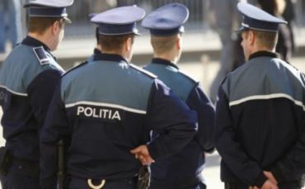 Így bírná maradásra a rendőröket a kormány