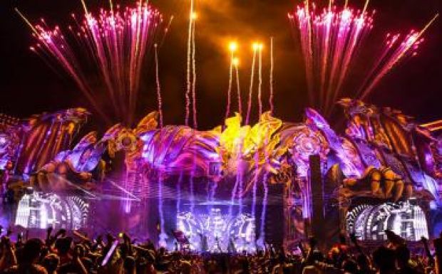 Mennyire köszön vissza a látványban az Untold tematikája idén?