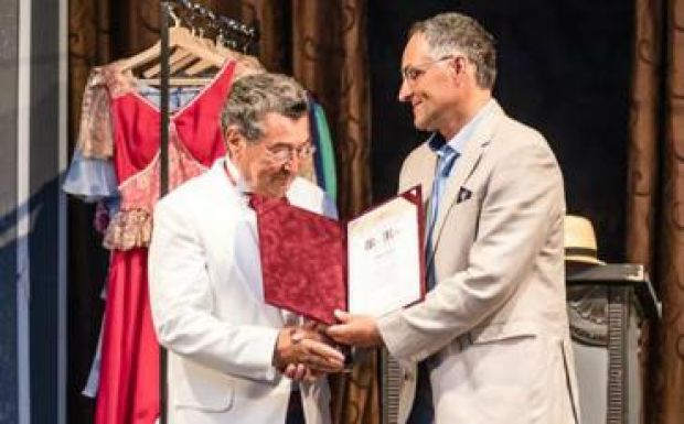 Színművész vette át a Pro Urbe díjat a Csíkszeredai Városnapokon