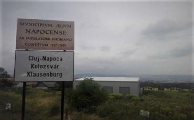 Kikerült Kolozsváron a harmadik többnyelvű tábla is