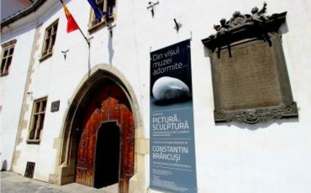 Megnyílt a látogatók előtt Mátyás király szülőháza