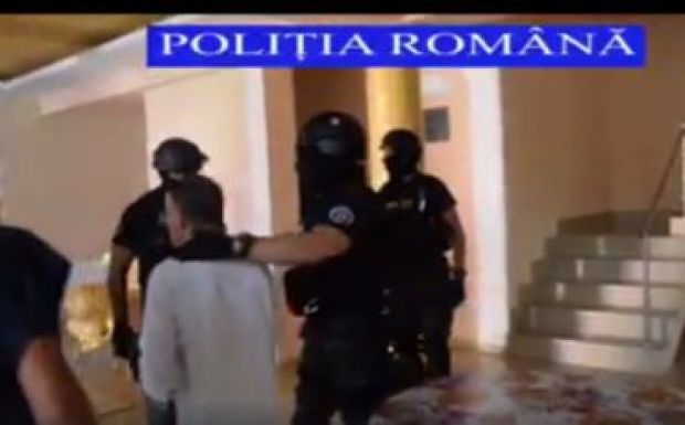 Veszélyes bűnözőt fogtak el a román és az olasz rendőrök Ördöngösfüzesen