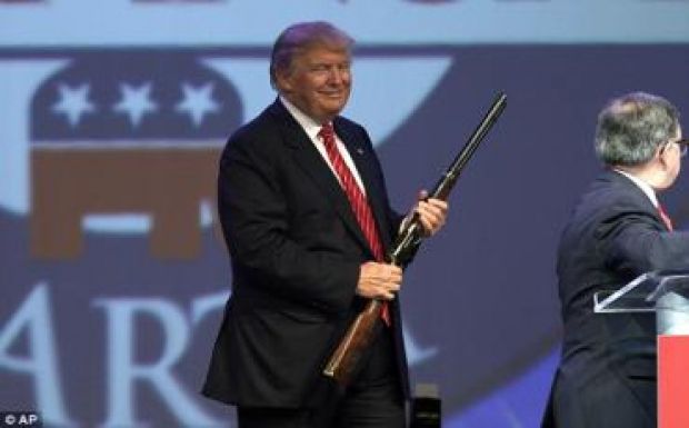 Újabb országot fenyegetett katonai akcióval Donald Trump