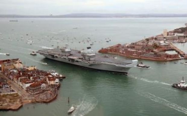 Hazatért a Queen Elizabeth hadihajó