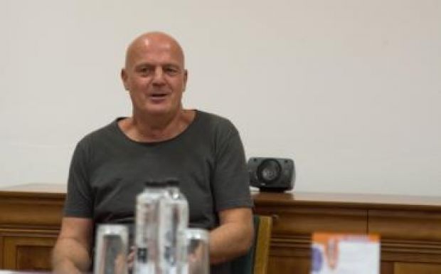 Kukorelly Endre Kolozsváron: ha az irodalom foci lenne, Arany a világválogatottban játszana