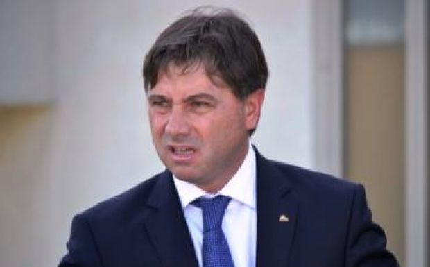 Bűnvádi eljárást kezdeményezett a DNA egy miniszter ellen