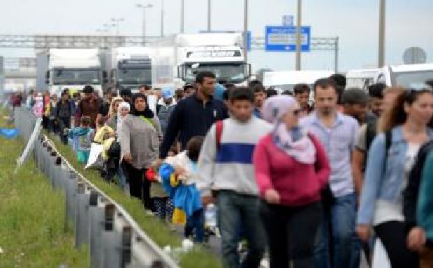 Százmillió euróval több pénzt osztanak szét idén a menekültek között Ausztriában