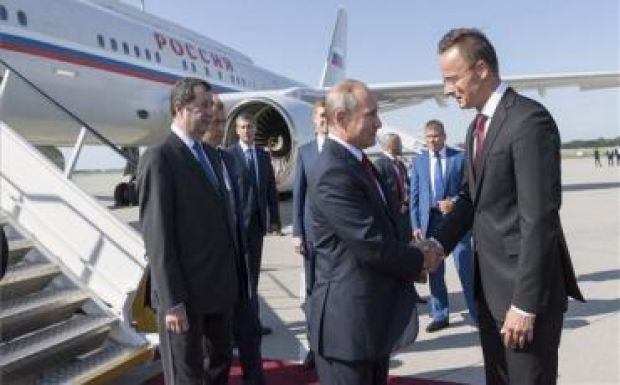 Szijjártó: „nem állíthatja meg most már semmi” az építkezést Pakson